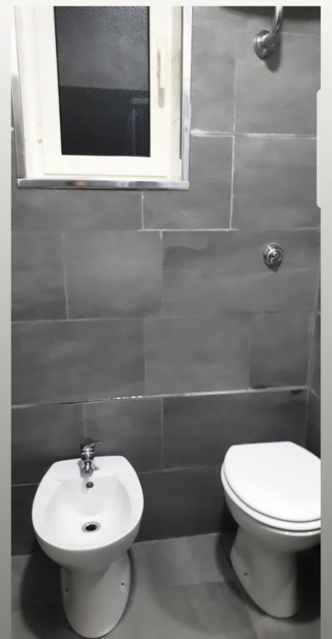B&B Rosy Наполи Екстериор снимка